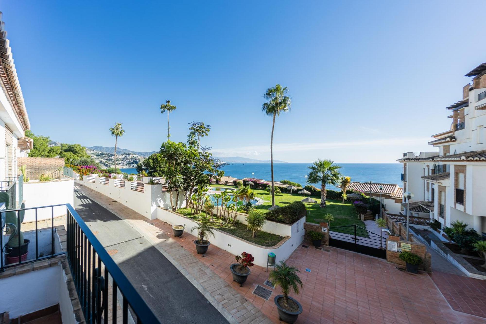 Apartment El Mirador-the Viewpoint, A Luxury For Up To 6 People La Herradura (Granada)